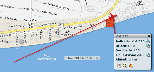 Avi aproximant-se a l'aeroport de Barcelona-El Prat per aterrar a la tercera pista, en configuraci est, sobrevolant Gav Mar dins de l'horari nocturn i amb un elevadssim impacte acstic (9 Novembre 2011 - 01:03h)